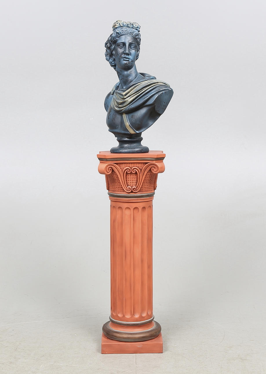 PIEDESTAL samt BYST, gips/konstmaterial, 1990-tal.