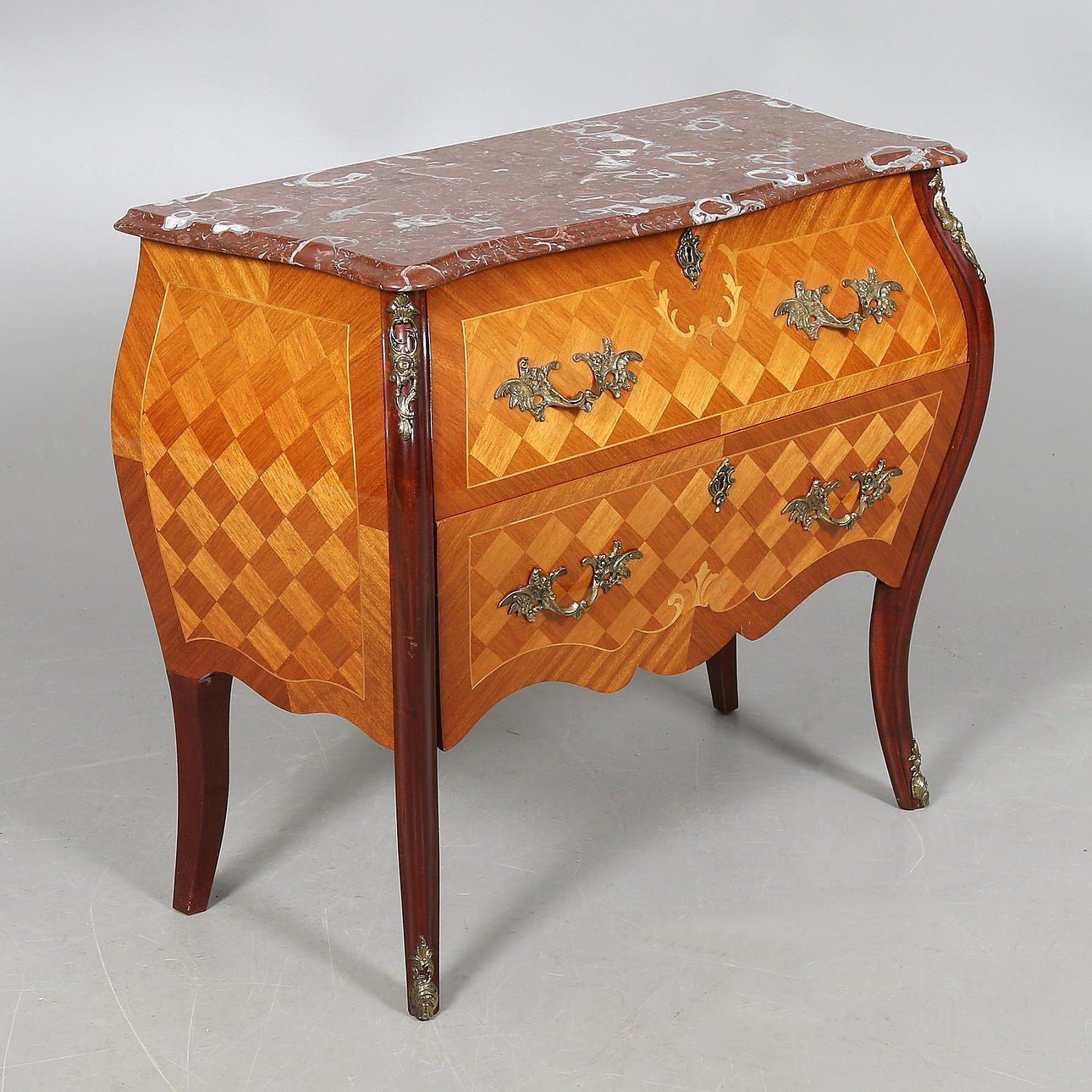 BYRÅ, Rokokostil, Ryden Möbler, Nybro. 1900-talets mitt.