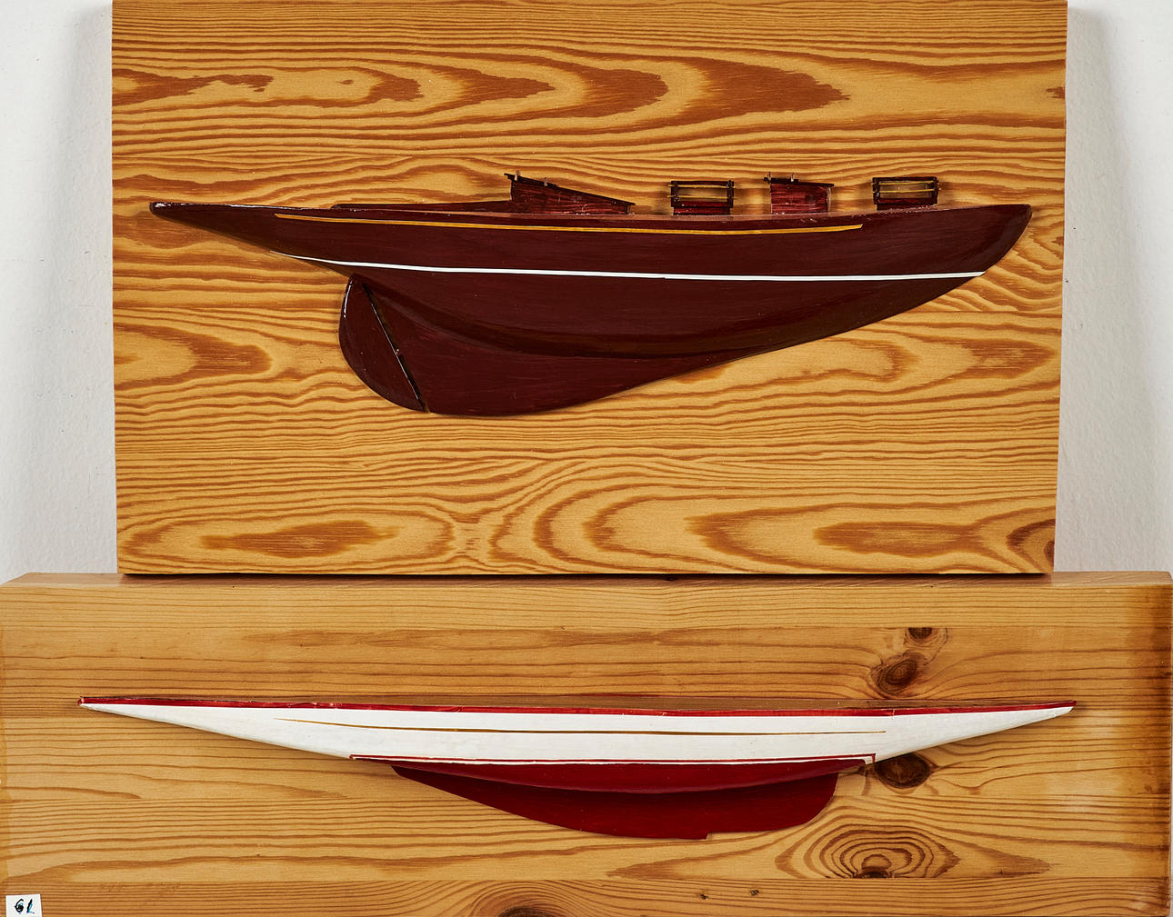 HALVMODELLER, 2 st., segelbåtar, vägghängda.