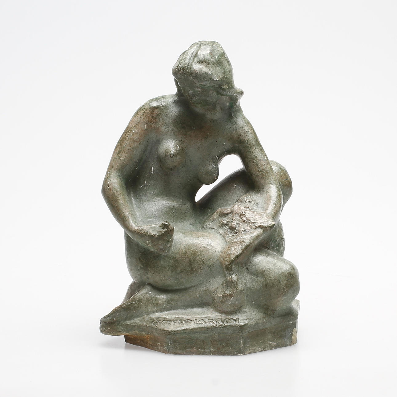 GOTTFRID LARSSON (1875-1947). "Blomsterflickan". Skulptur, gips, signerad.