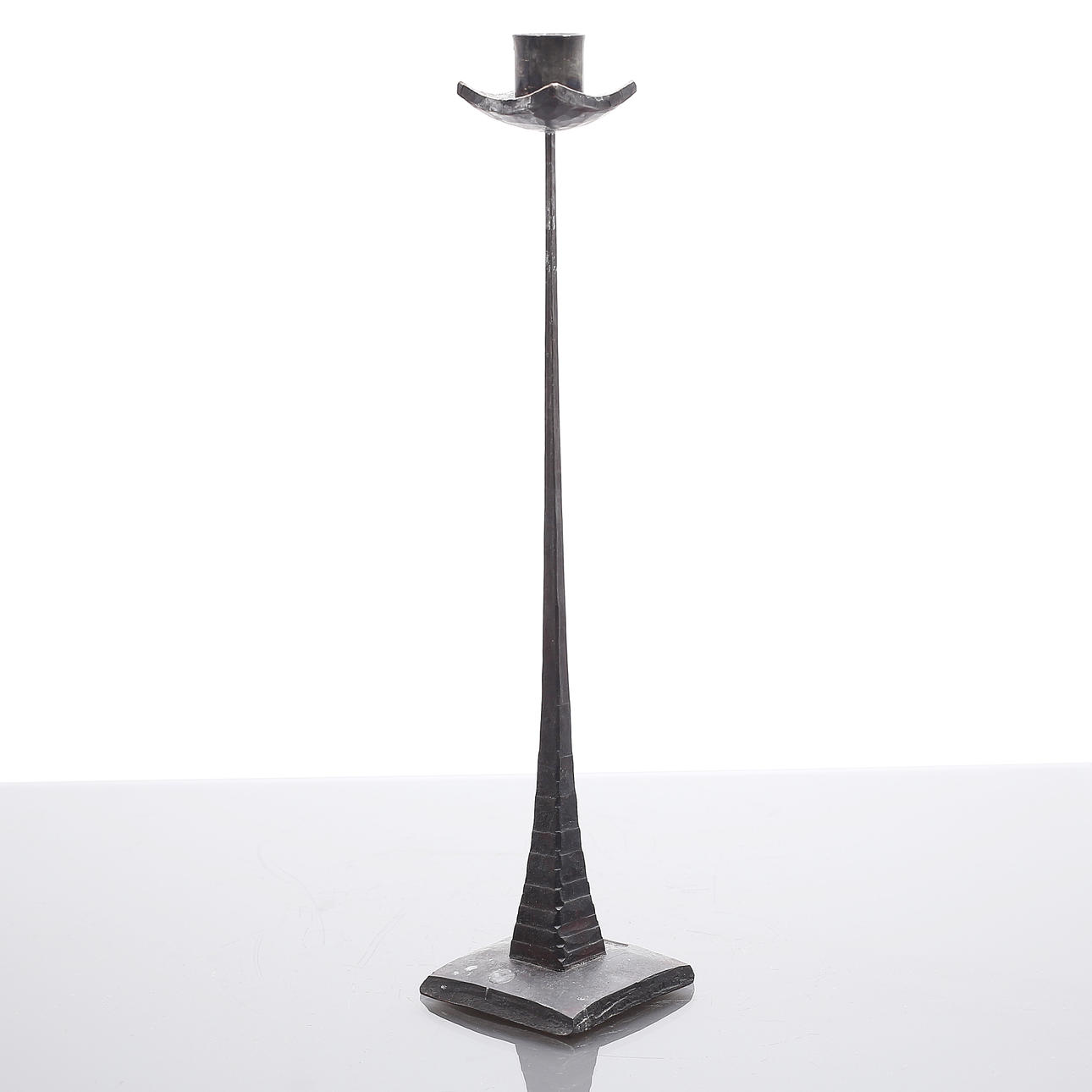 LARS LARSSON. Ljusstake, smide, stämpelsignerad.