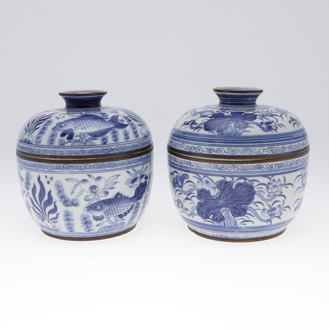 DOS BOTES CHINOS CON TAPA.