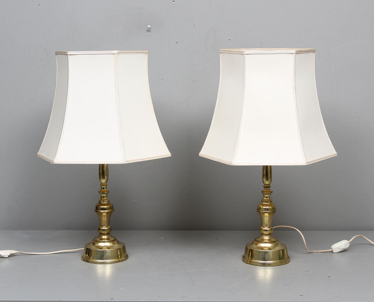 BORDSLAMPOR, ett par, mässing, GMA, 1900-talets andra hälft.