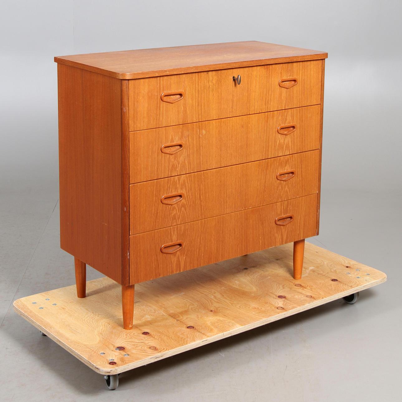 BYRÅ, teak, 1900-talets mitt.