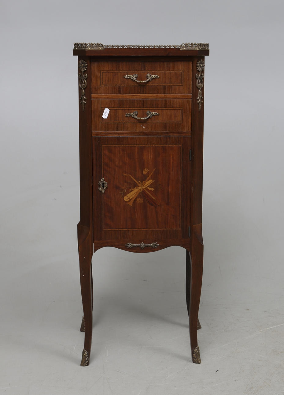 NATTDUKSBORD, Louis XVI-stil, 1900-tal.