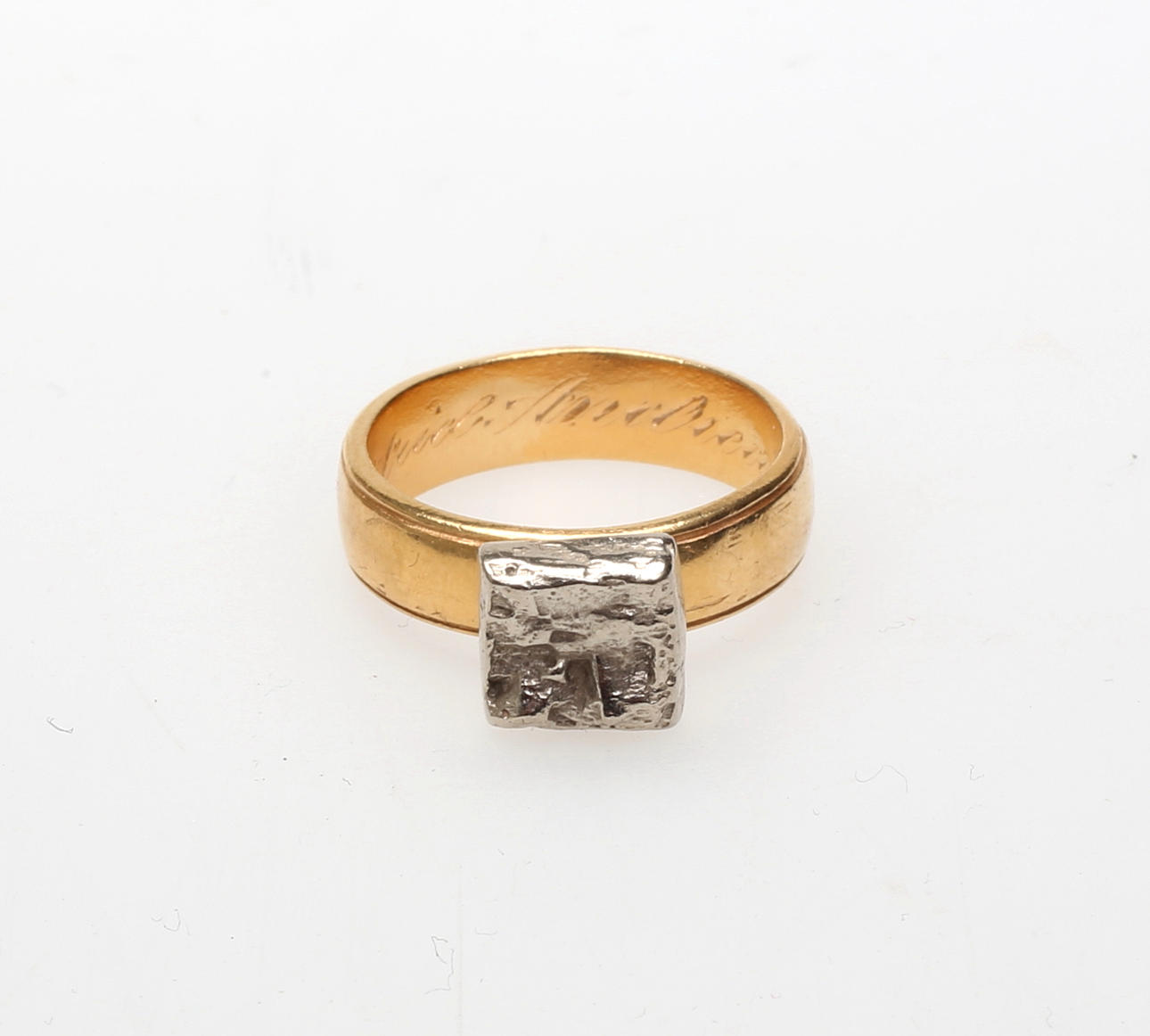 RING, 18 karat.