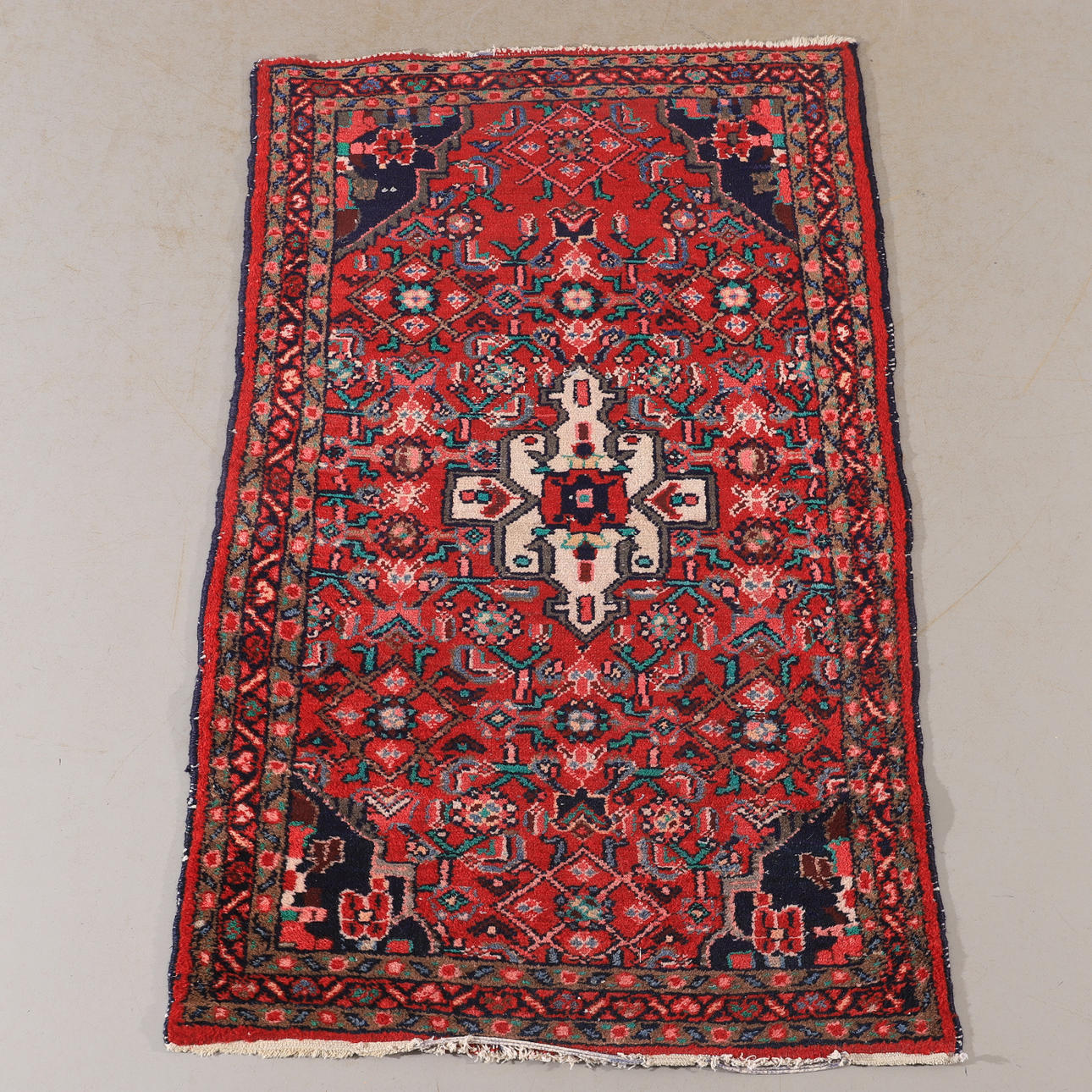 CARPET, oriental, 140 x 87 cm.
