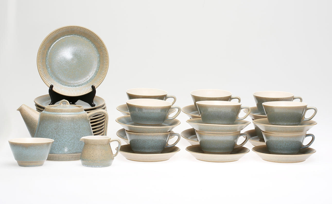 THESERVIS, Keramik, Knaubstrup, 37 delar, Danmark.