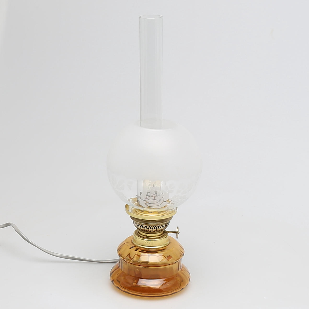 BORDSLAMPA i glas och metall, 1900-tal.