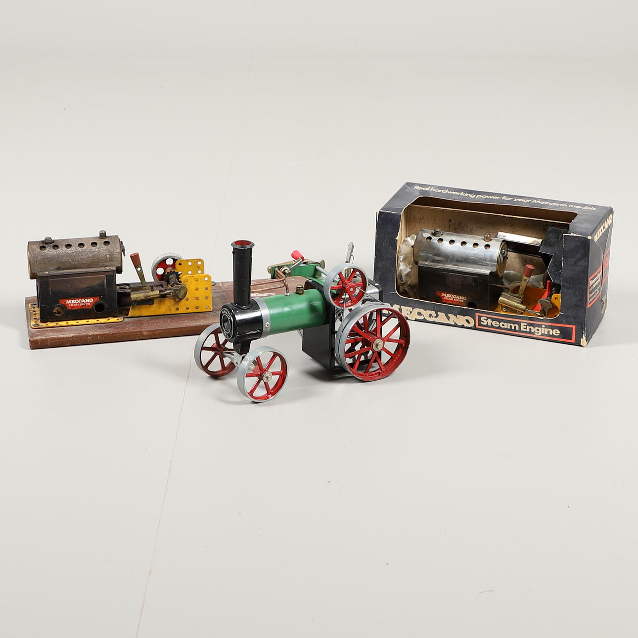 A MAMMOD MODEL TRACTION ENGINE AND OTHER RELATED ITEMS.