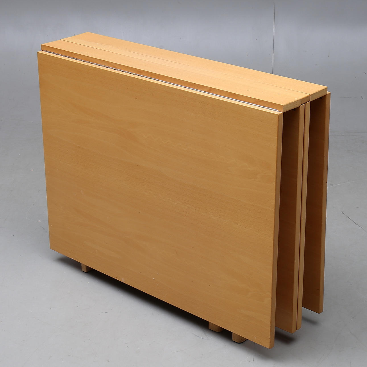 BRUNO MATHSSON. Beating table "Maria flap", book.