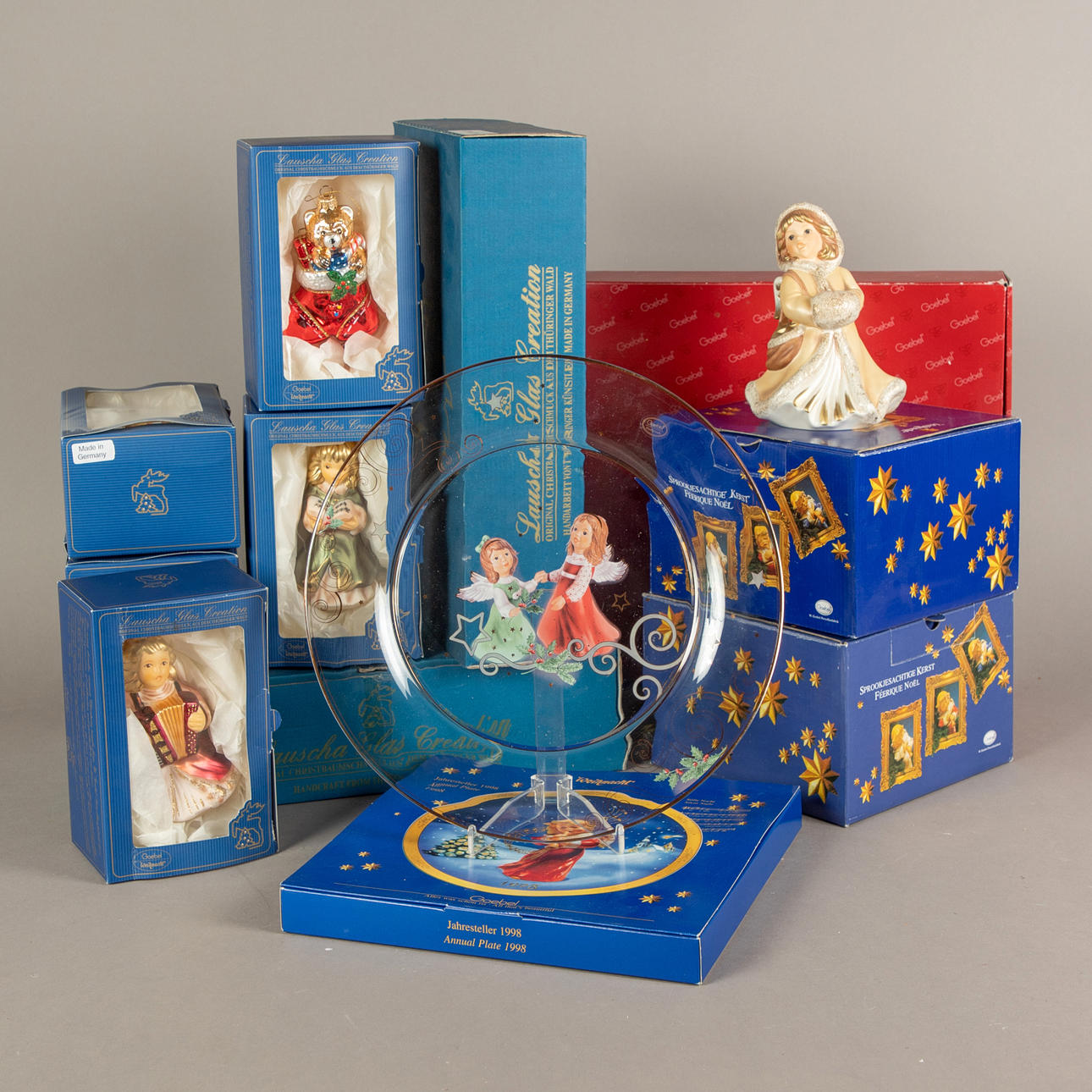 indviklet. Goebel. Julepynt, juleplatter + englefigurer. 14 stk.