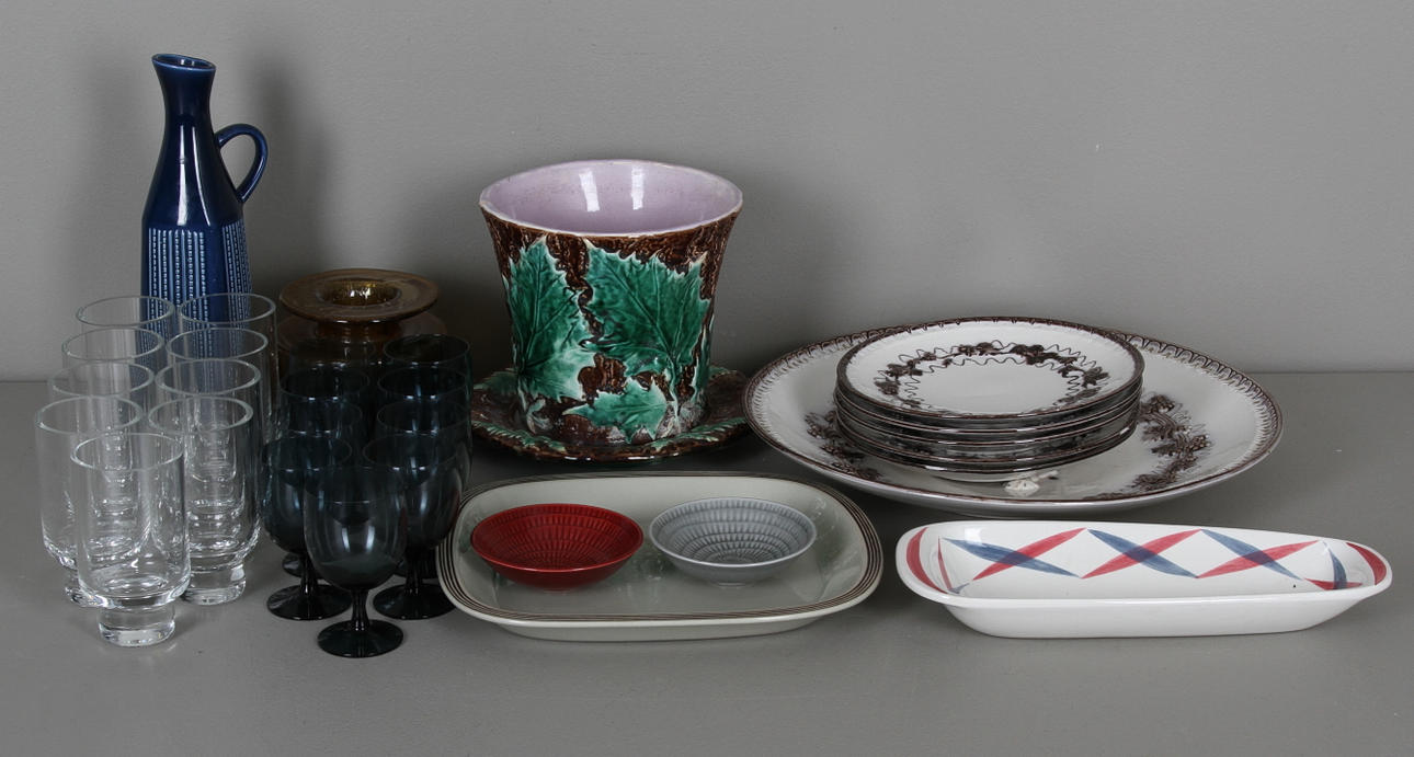 PARTI KERAMIK OCH GLAS, ca 30 delar, bl.a. Gustafsberg, Rörstrand.