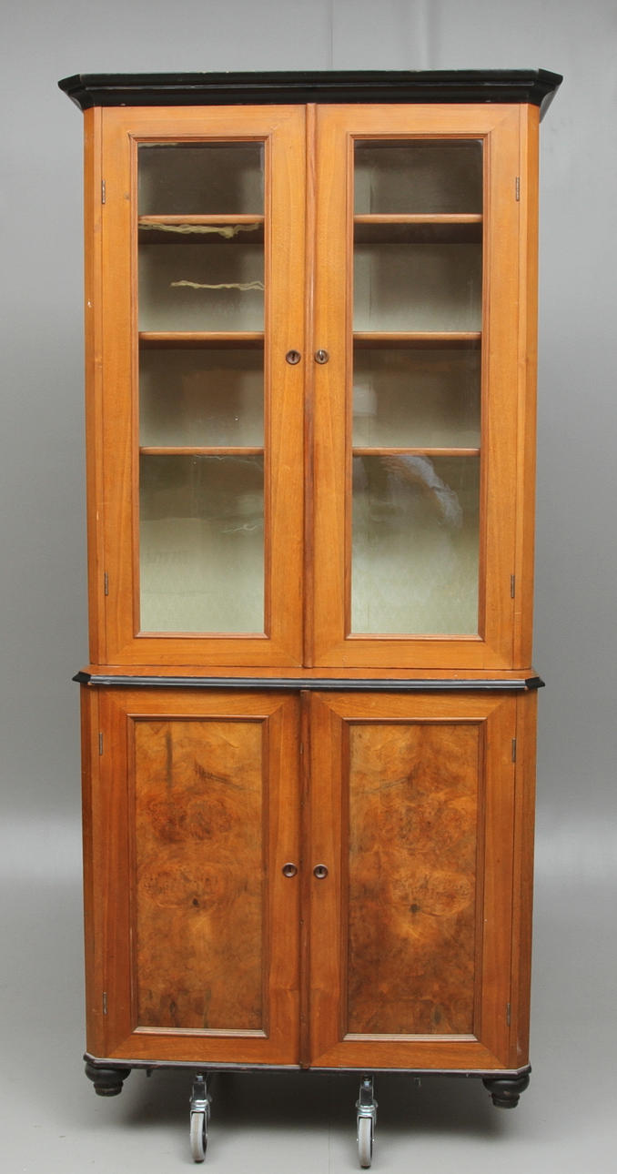 BOKSKÅP, 1800-talets slut.