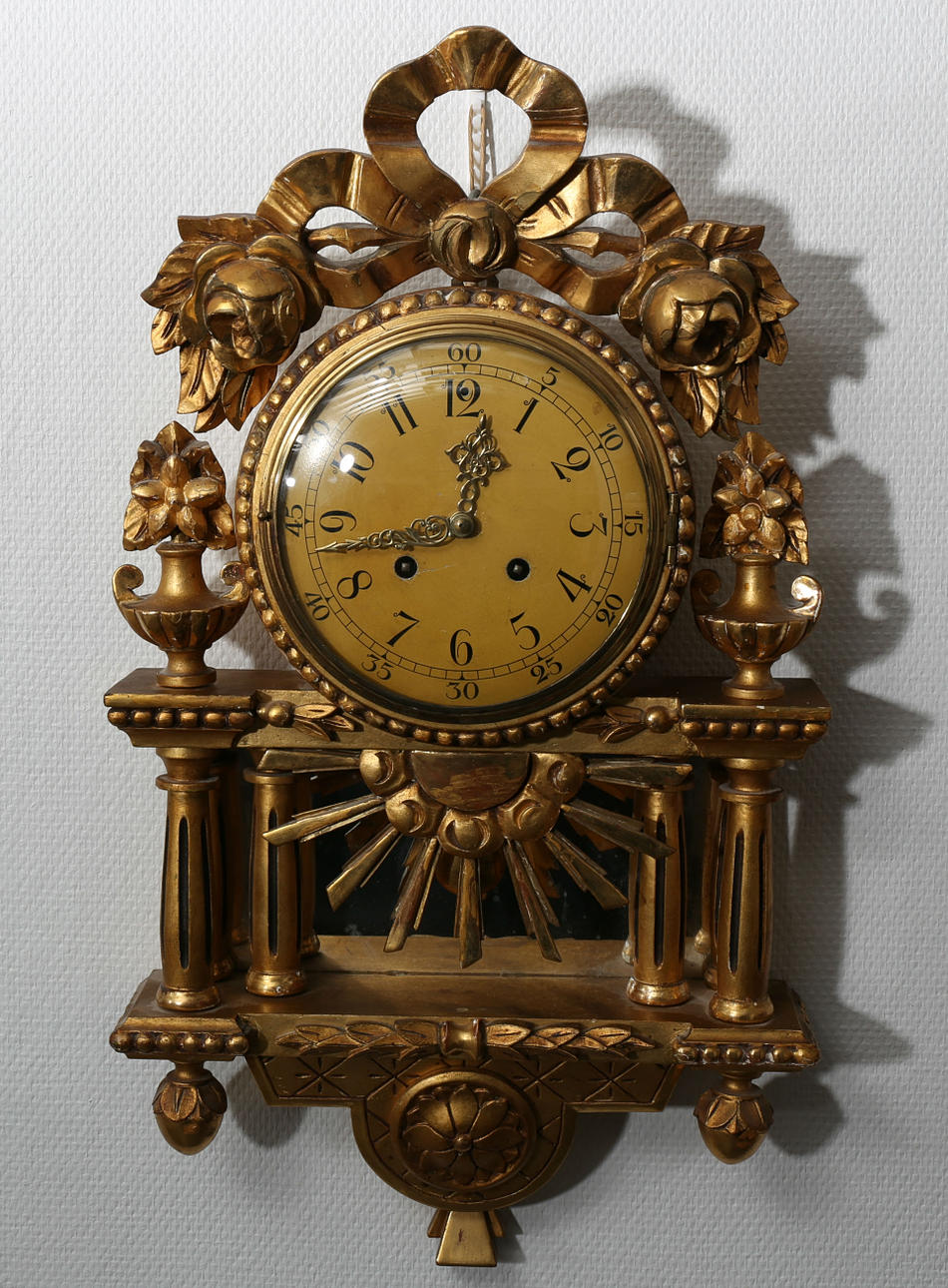 VÄGGPENDYL, trä, förgylld, 1900-tal.