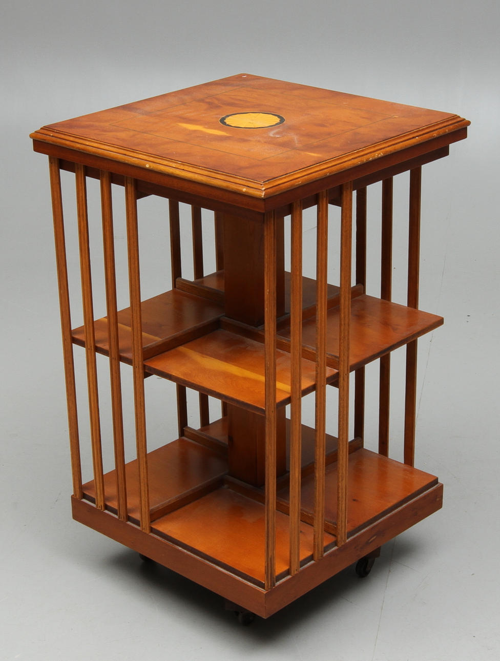 BOKSNURRA, engelsk stil, 1900-tal.