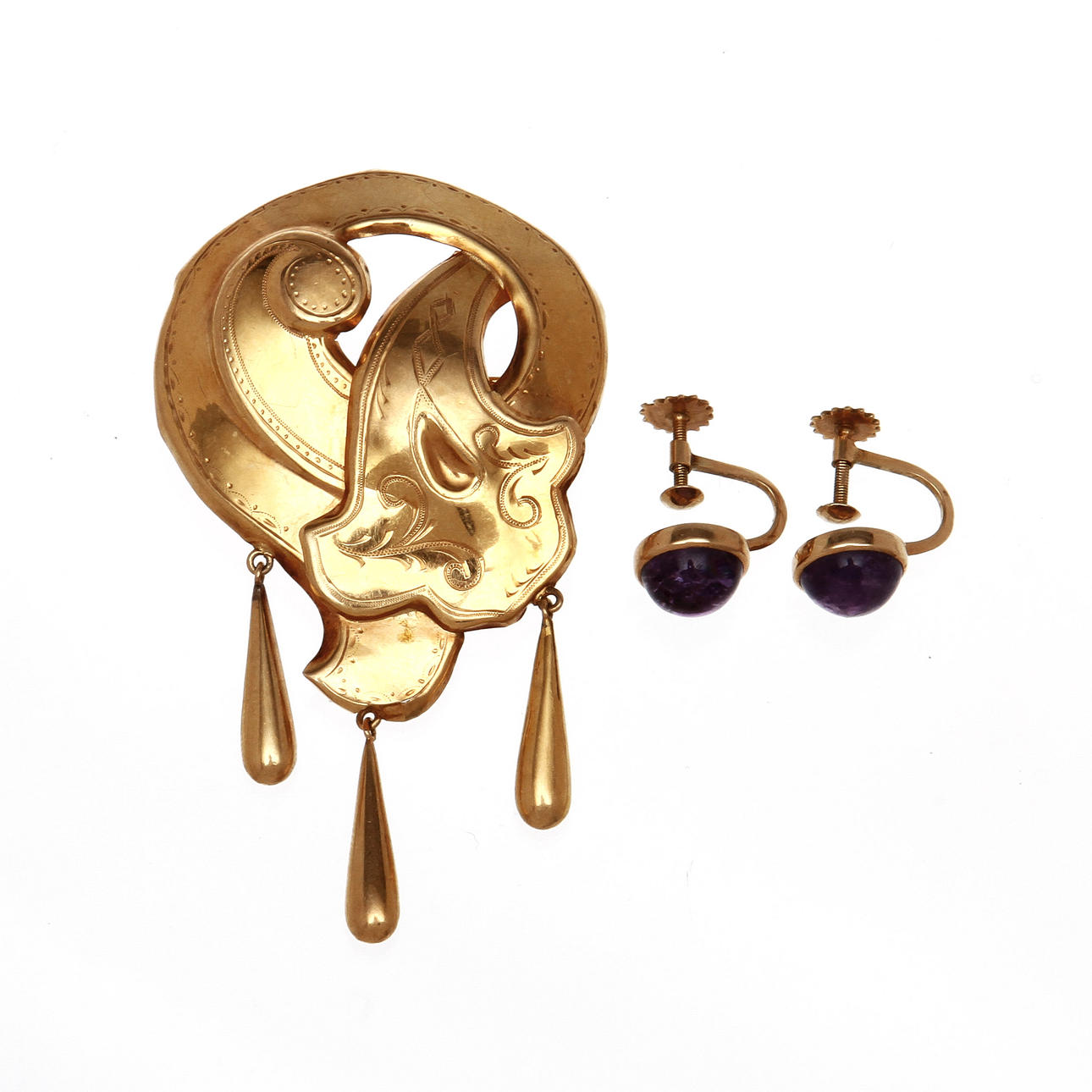 BROSCH samt ÖRHÄNGEN, 1 par, 18K rödguld samt ametister. Vikt 7,9 g.