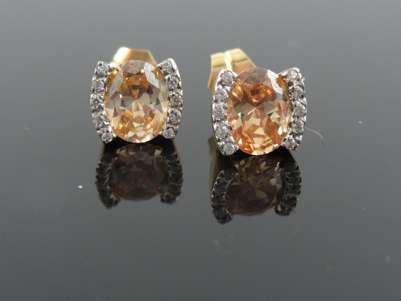 Citrin Örhängen 3,30cts 18k guld.