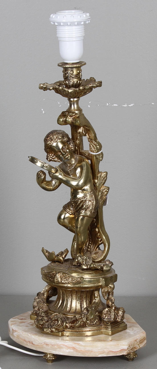 BORDSLAMPA, förgyllt gjutgods och alabaster, 1900-tal.