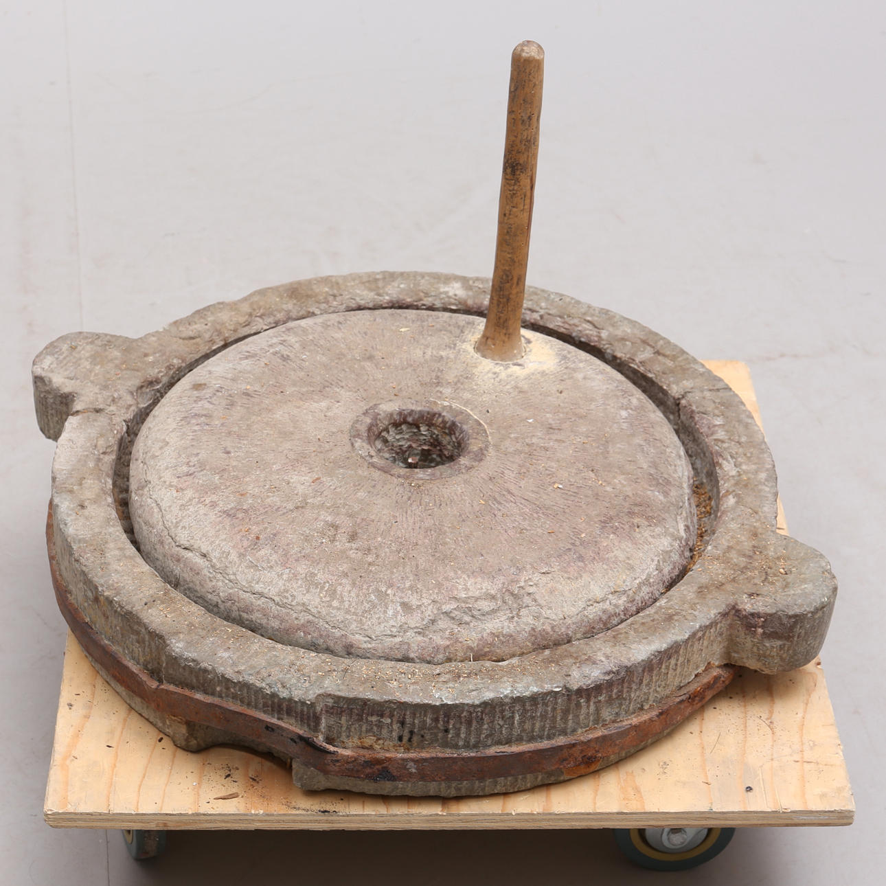 HAND MILL, stone, 19th century.