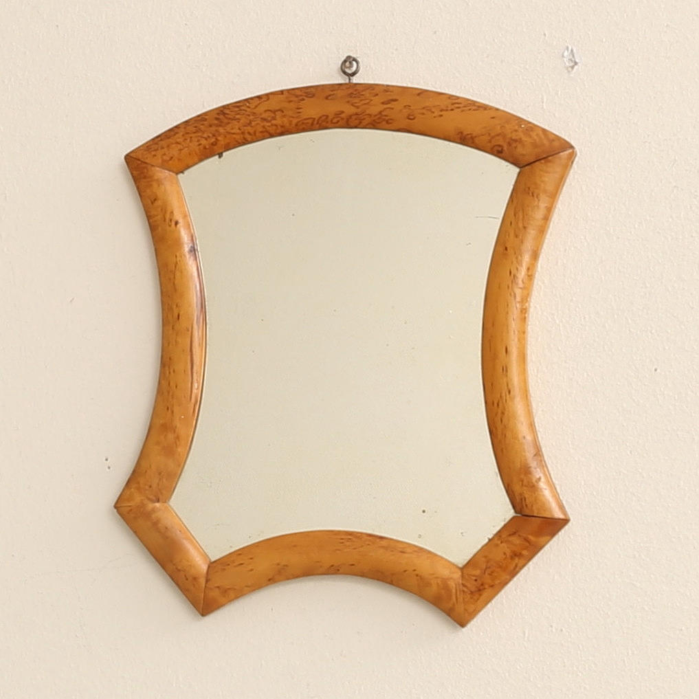MIRROR, Masur birch, 19th century.