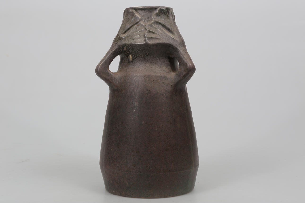 VAS, porslin, Höganäs, troligen signerad KS, Jugend.