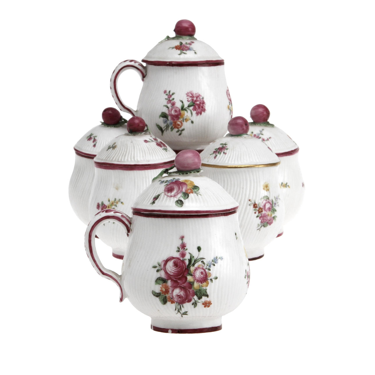 CRÈMEKOPPAR med lock, sex stycken, mjukt porslin. Marieberg, Henrik Stens period (1769-1788).