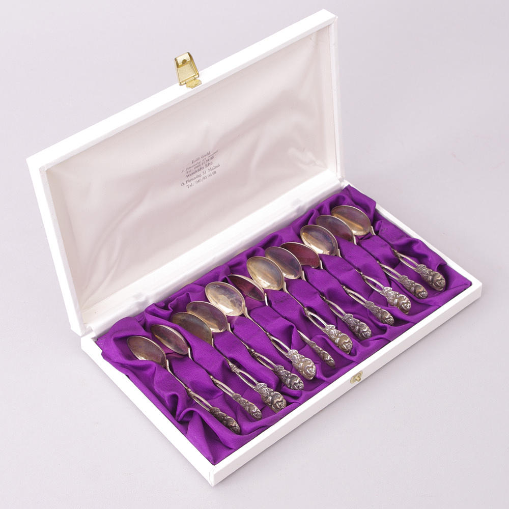 KAFFESKEDAR, 12 stycken i etui, "Rosen", silver.