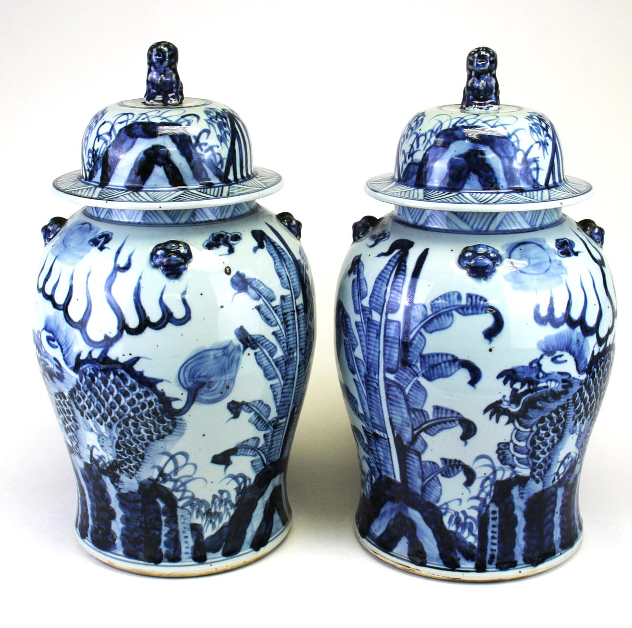 KINESISKE KRUKKER OG LÅG.