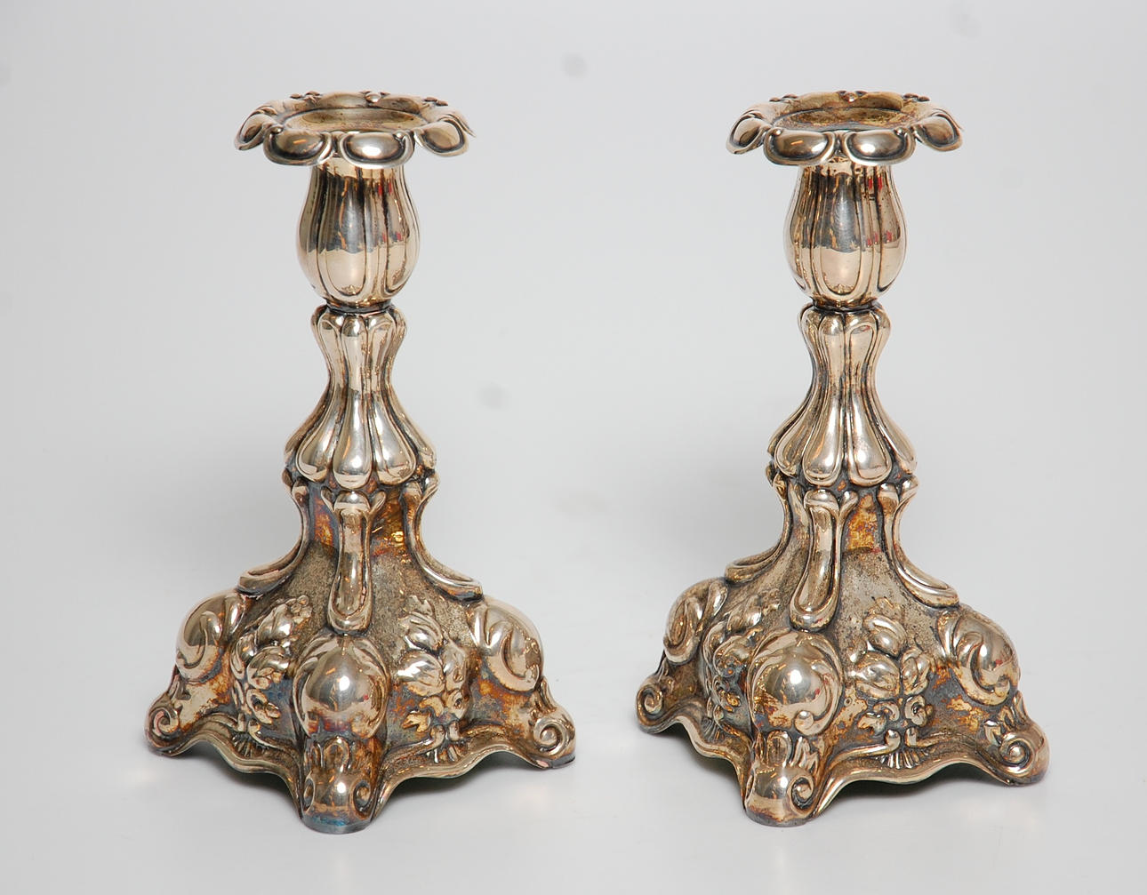 LJUSSTAKAR, 1 par nysilver, barockstil, 1900-tal.