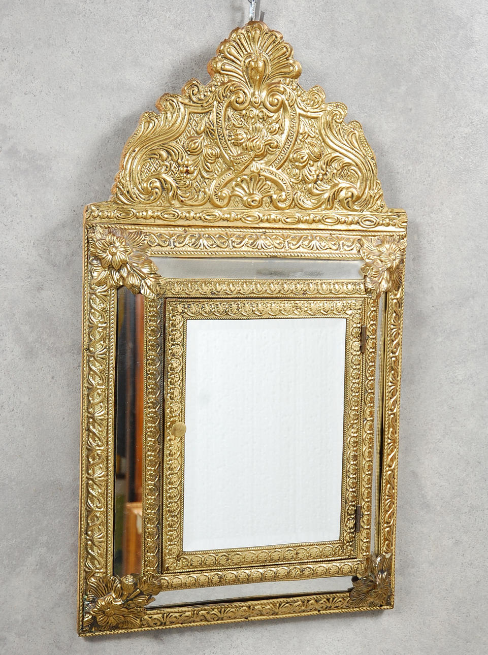 SPEGEL, med skåp, barockstil, 1900-tal.