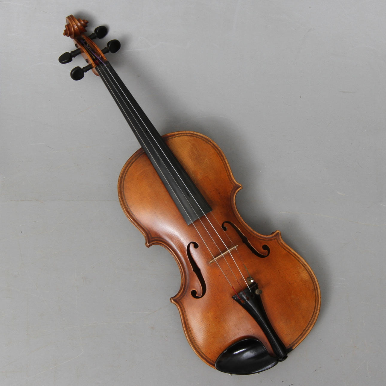 VIOLIN, Hermann Dölling Jr, omkring 1900.