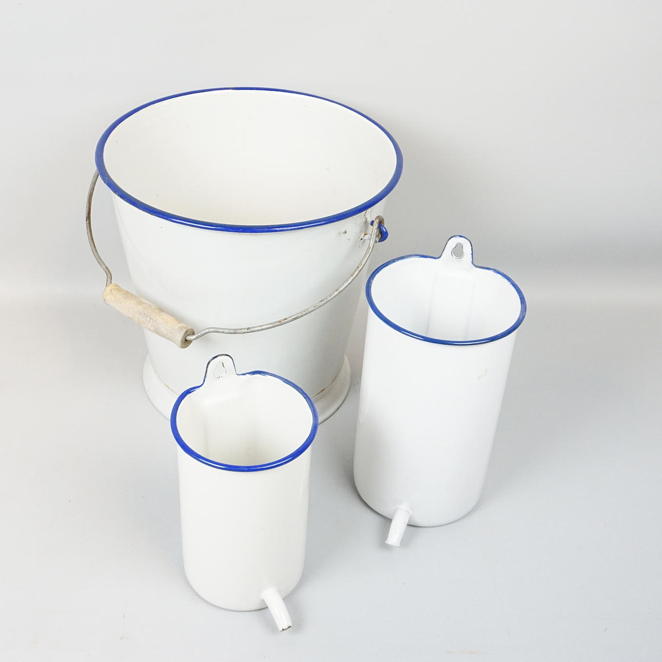 KOCKUMS, emaljerad hink, lavemangskannor.