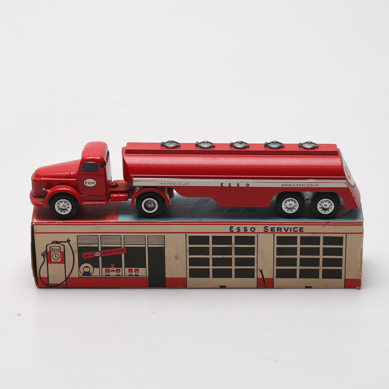 TEKNO. Oliebil, nr. 434, Esso, Volvo, Danmark.