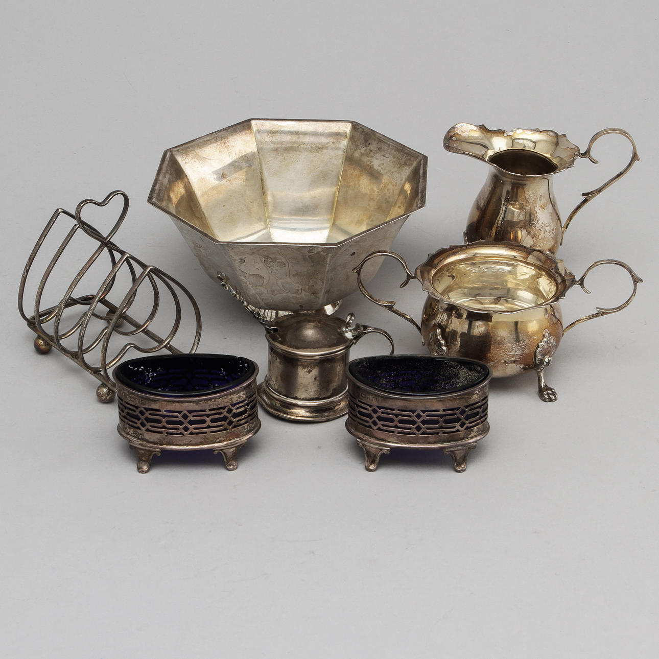 SILVER , 7 delar, Vikt utan glasinsats, ca 490 gram.