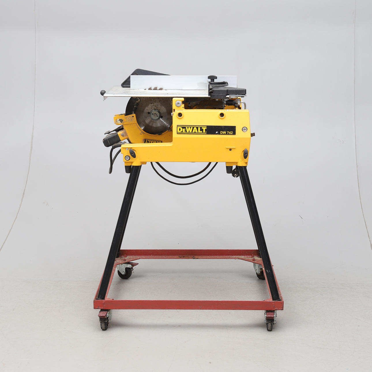 SIERRA COMBINADA, DeWalt DW 742.