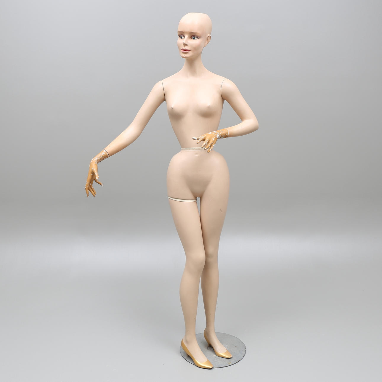 SKYLTDOCKA, 1900-talets mitt.