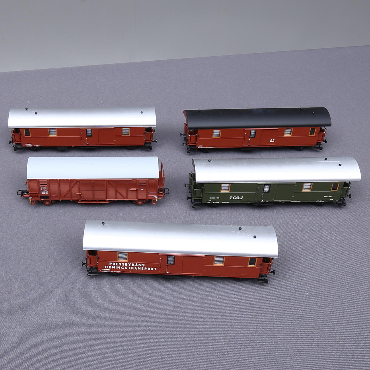 HELJAN probably, 5 2-axle wagons, Swedish model.