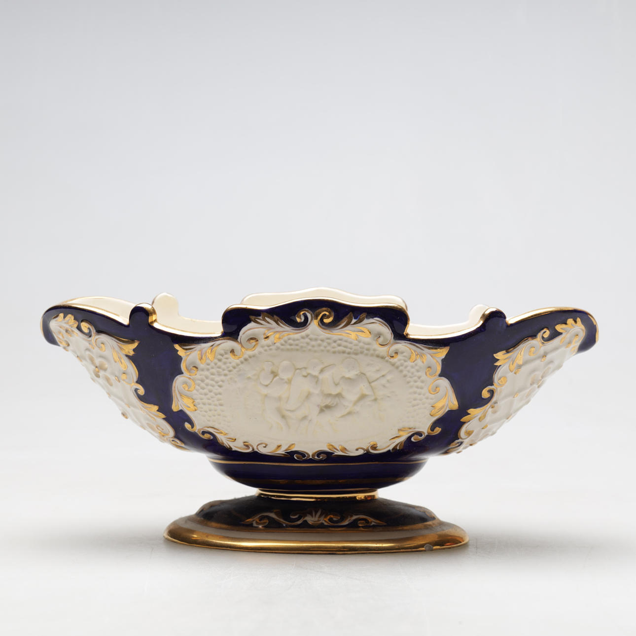 JARDINJÄR, porslin, Italien, 1900-tal.