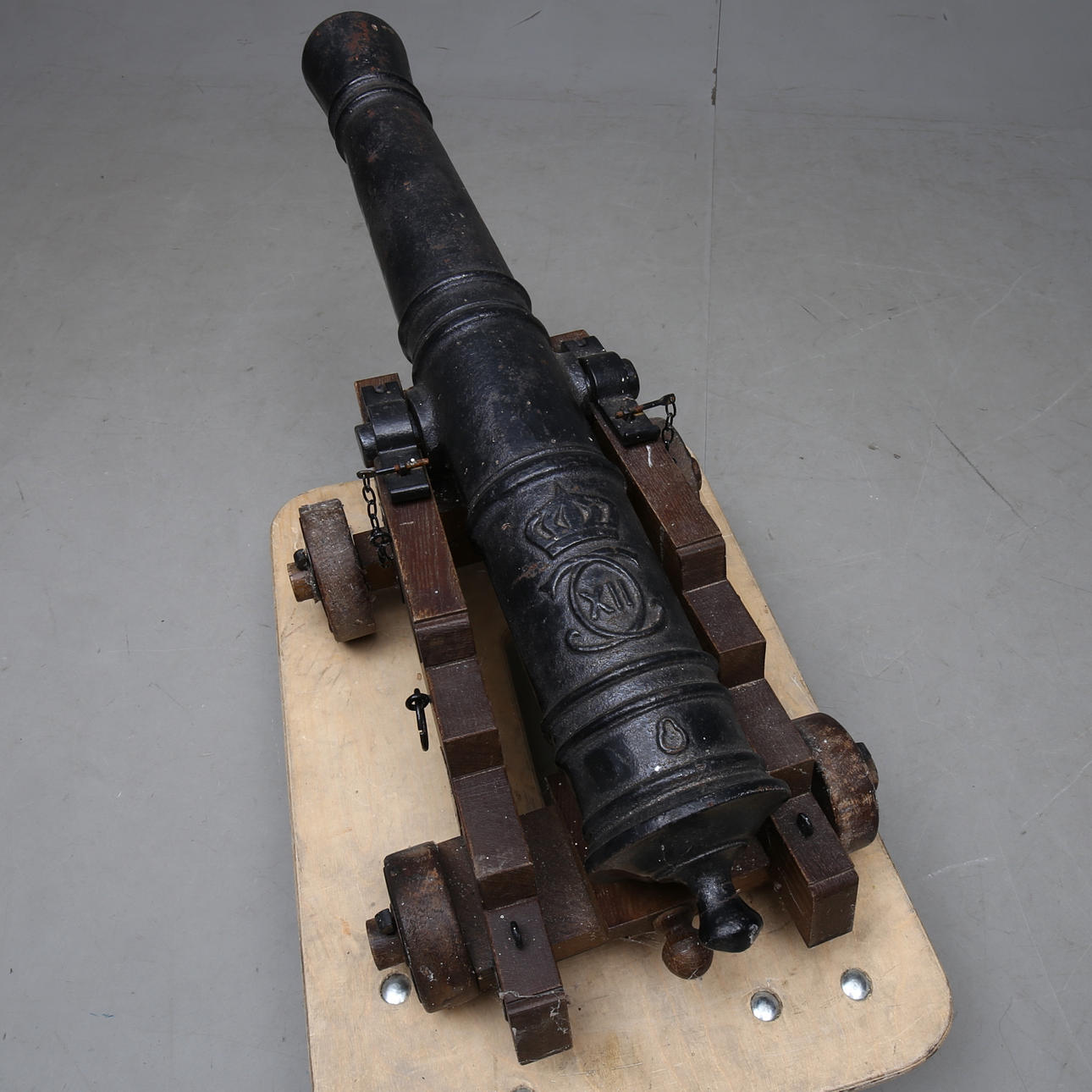 MODEL OF A SHIP OF THE LINE CANNON, based on a model from the early ...