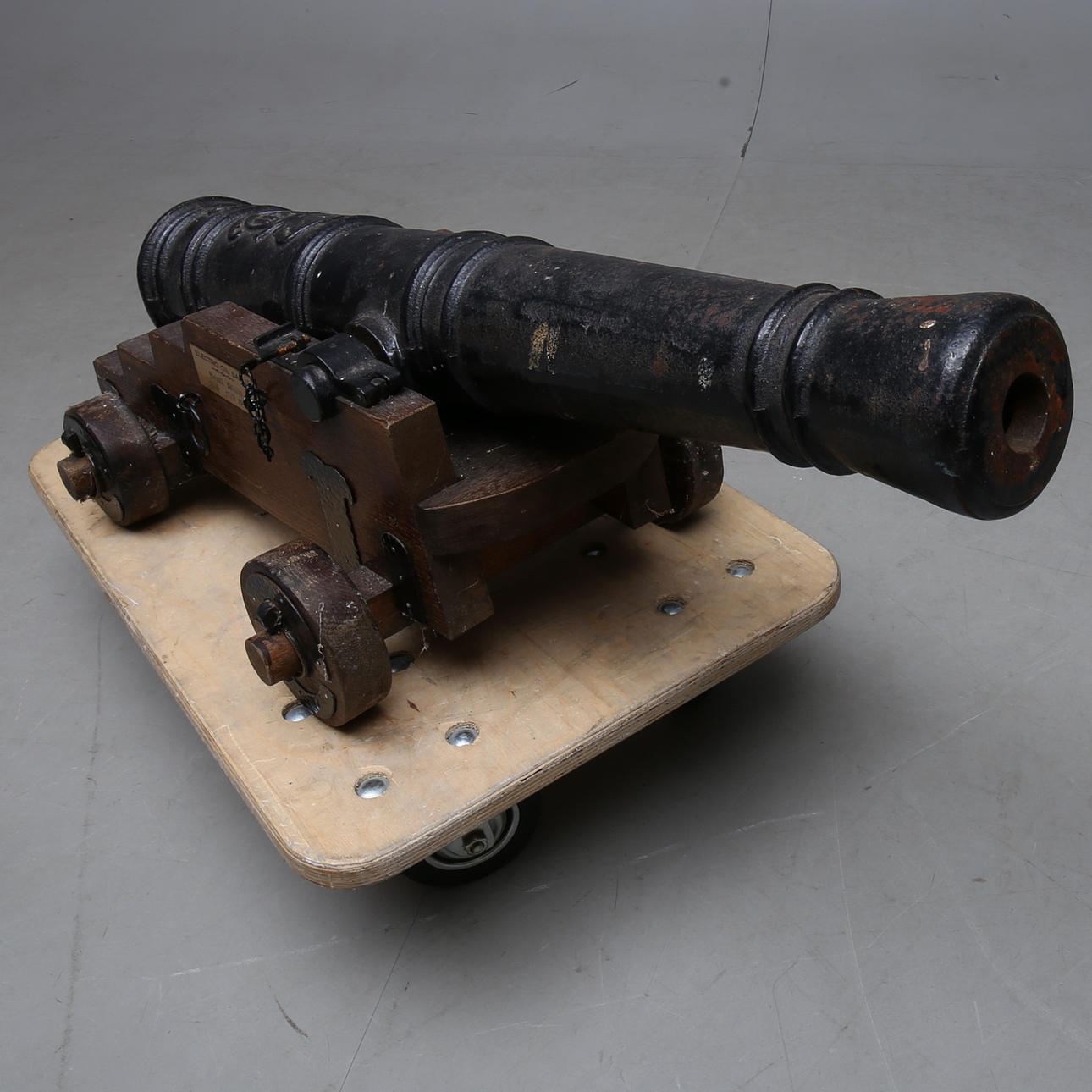 MODEL OF A SHIP OF THE LINE CANNON, based on a model from the early ...