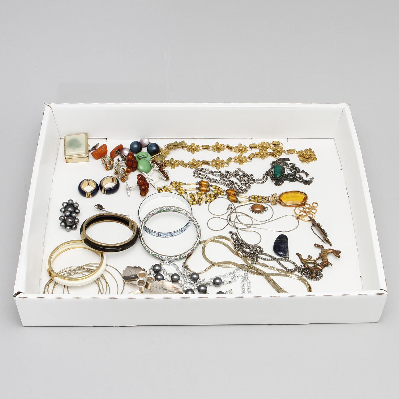 SMYCKEN, diverse bijouterier.