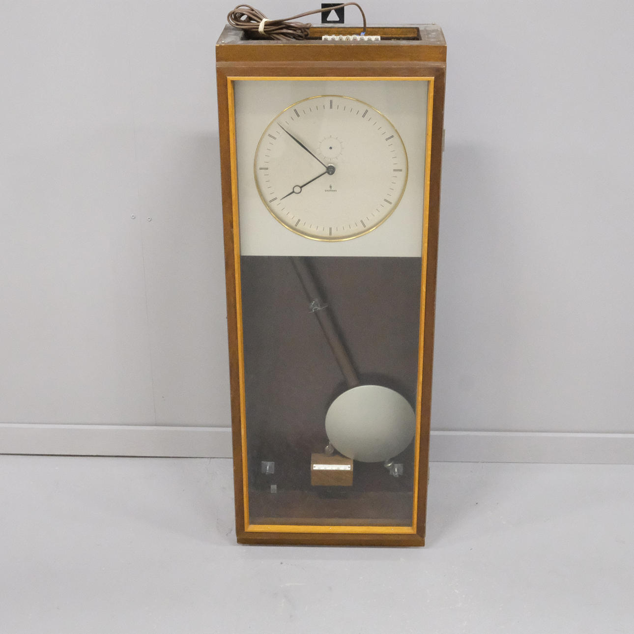 SIEMENS, WALL CLOCK.