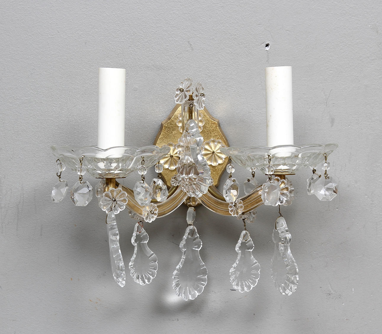 VÄGGLAMPETTER, ett par, glas, Italien, 1900-tal.