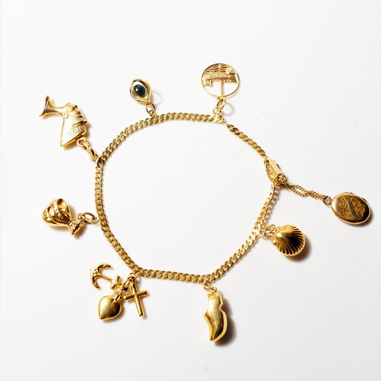 PULSERA DE ORO CON DIJES, 18K.