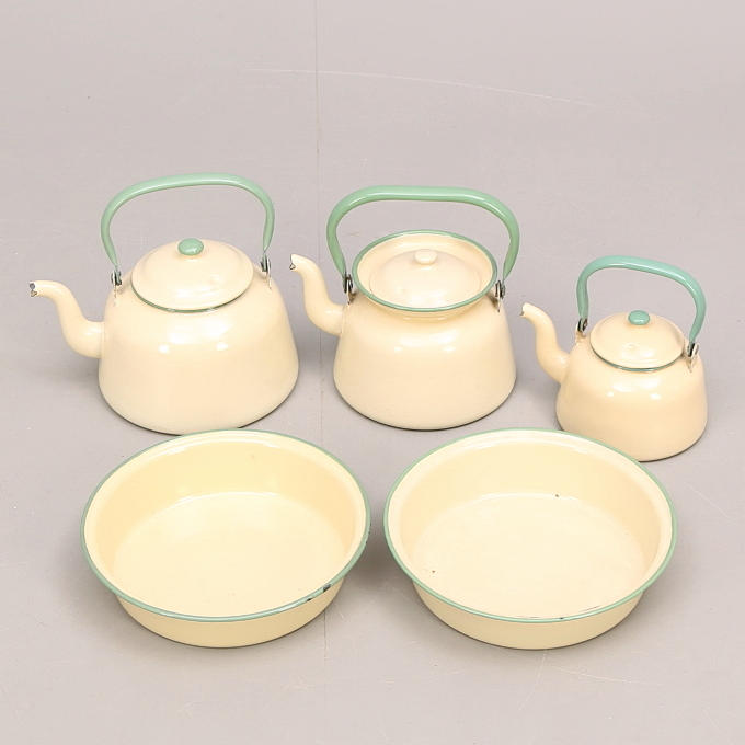 EMALJFÖREMÅL, 5 st, Kockums.