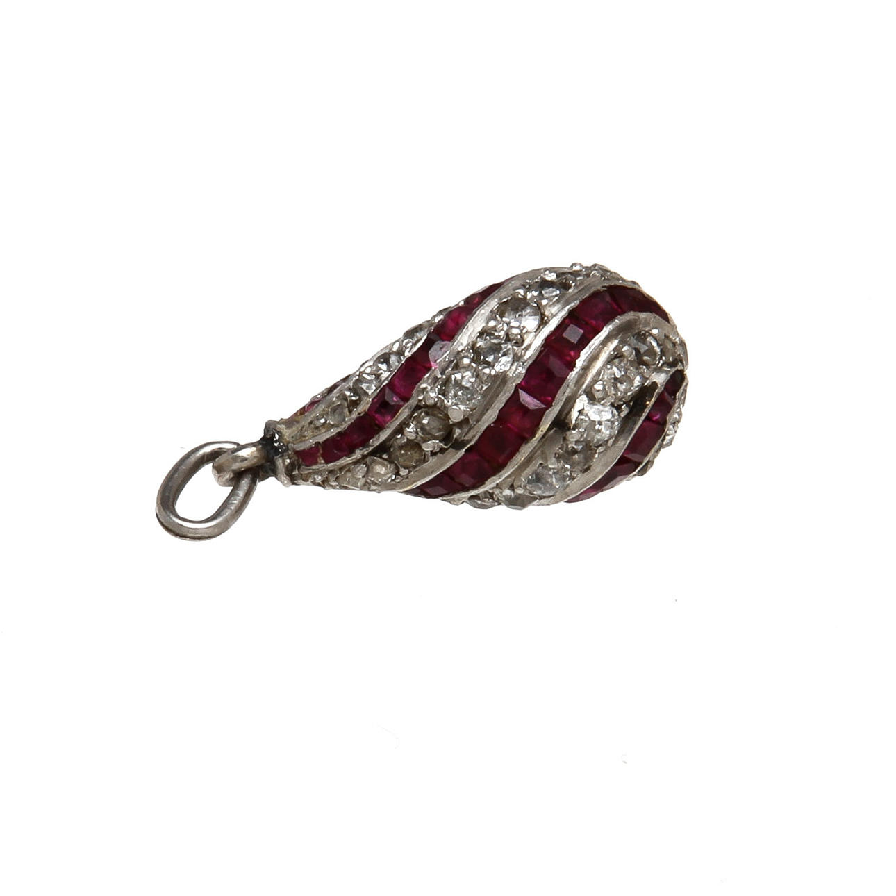 HÄNGE, 18K vitguld med rubiner samt diamanter, totalt ca 0,40 ct. Vikt 2,6 g.