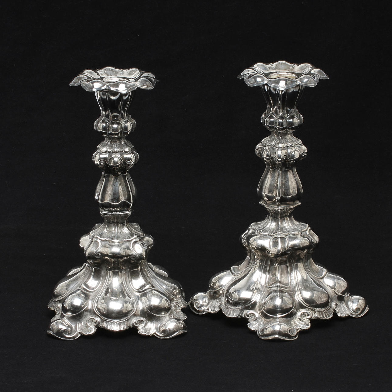 LJUSTAKAR, 1 par, silver, nyrokoko, C.G. Hallberg, 1900-tal.