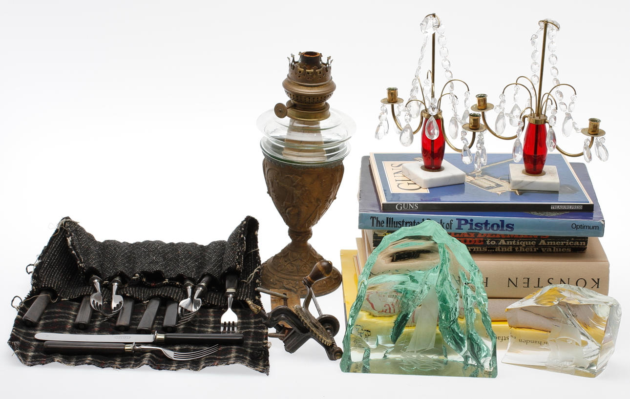 PARTI DIVERSE, bl.a. böcker, glasblock mm.