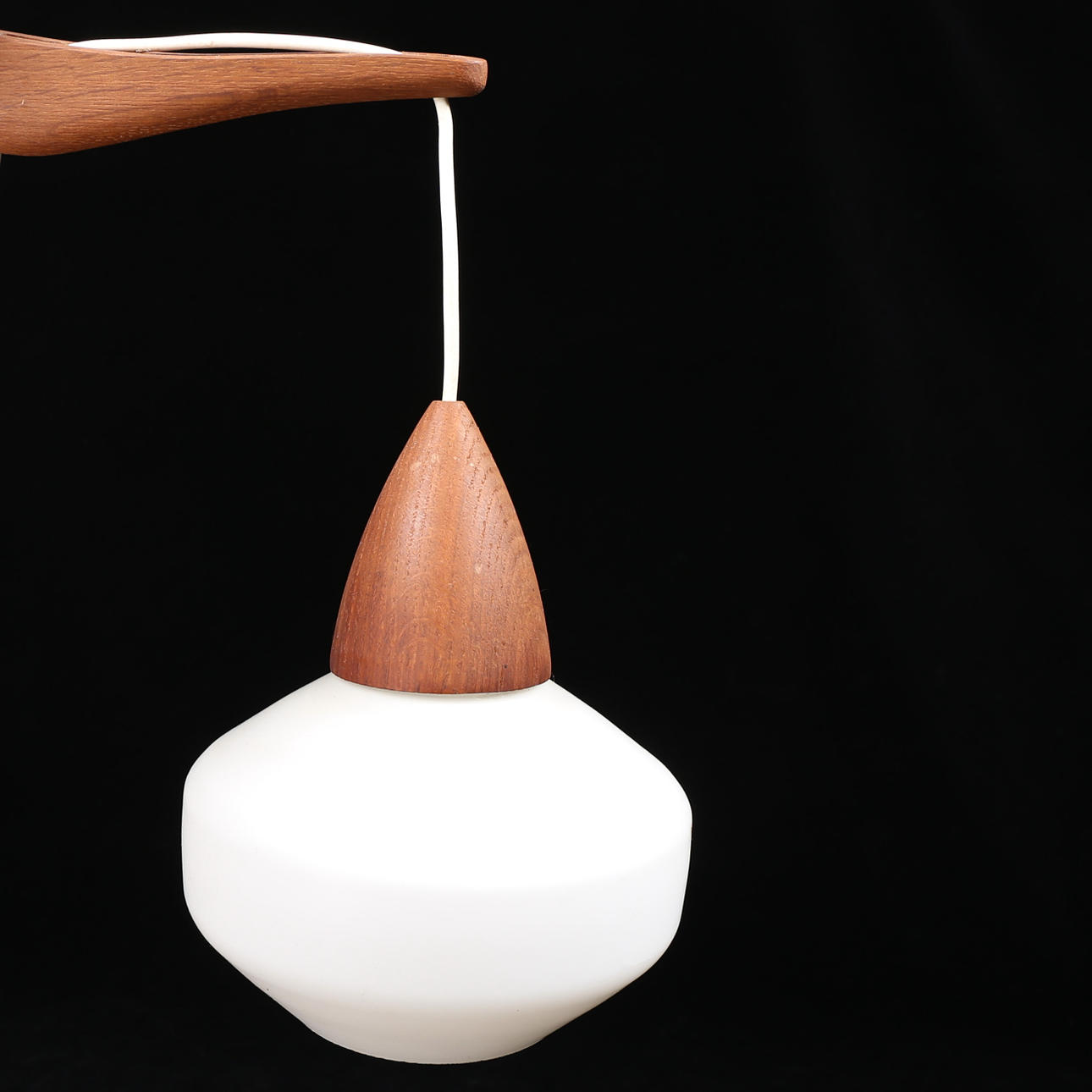 WALL LAMP, teak, 1950s/1960s.